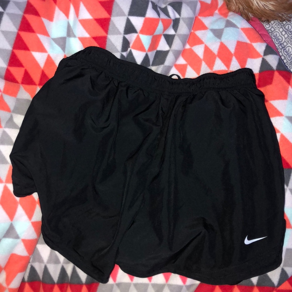 all back nike shorts